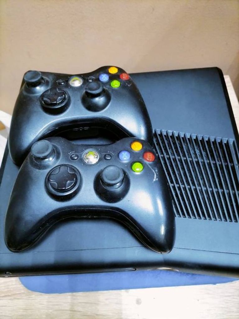 Microsoft xbox360 slim 250gb