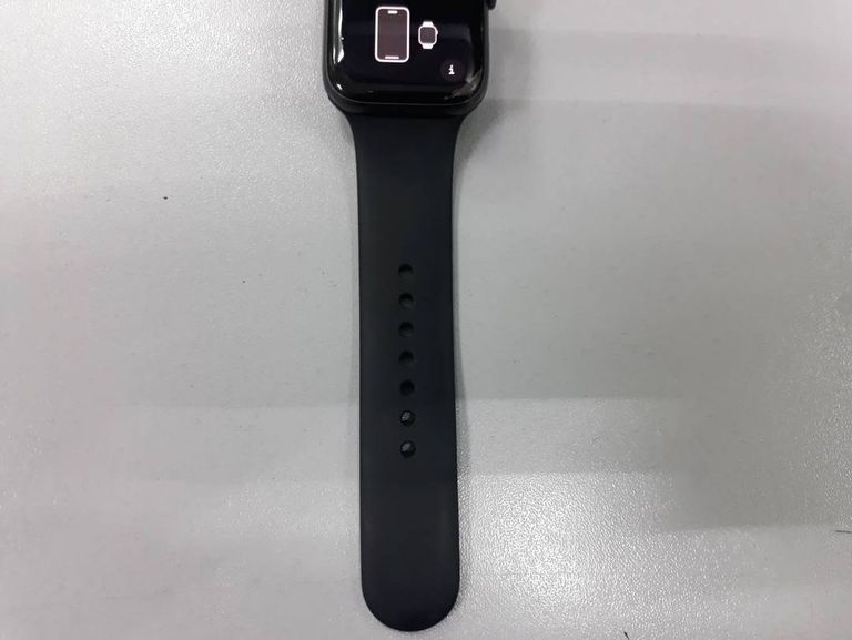 Apple watch se 44mm aluminum case