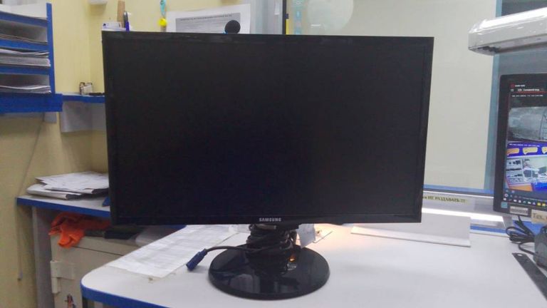 Купити Samsung ls22f350fhi Б/У