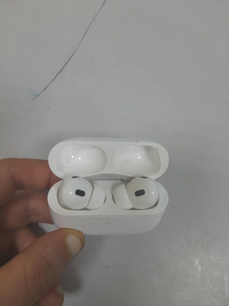 Apple airpods pro 2nd generation with magsafe charging case usb-c