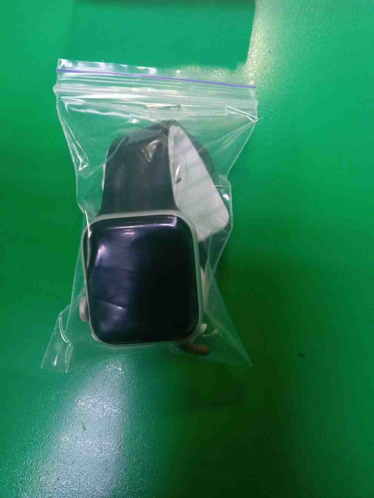 Объявление Apple Watch Series 5 GPS 40mm Gold Aluminum w. Pink Sand b.- Gold Aluminum (MWV72) Б/У