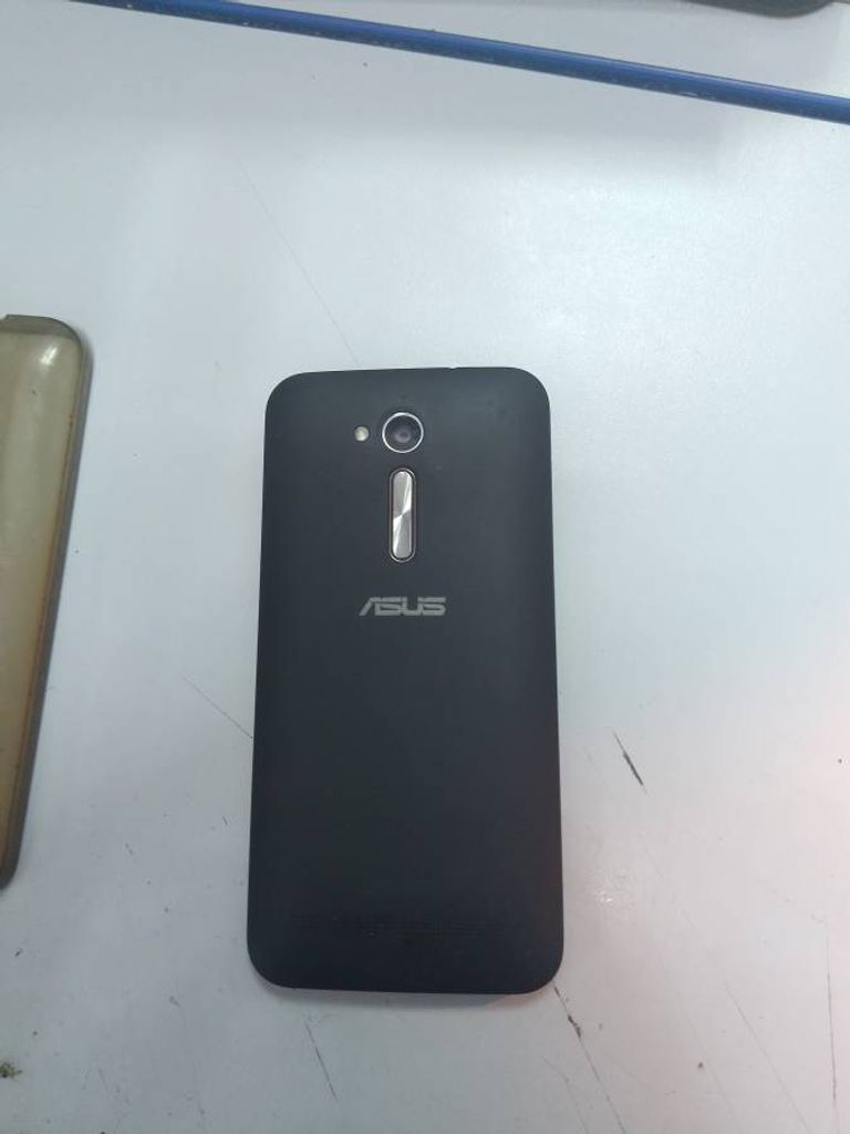 Дешиво Asus zenfone go 8gb с ломбарда