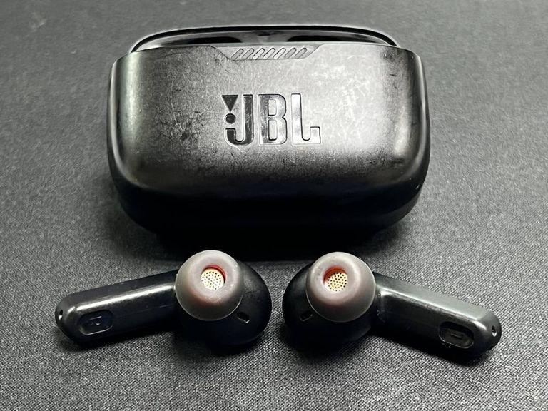 Дешиво Jbl tune 230nc с ломбарда