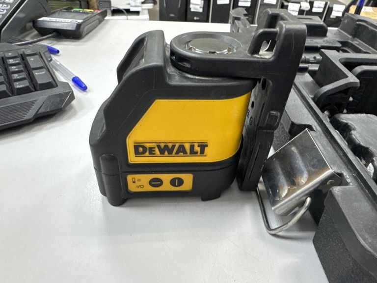 Купити Dewalt dw088 Б/У