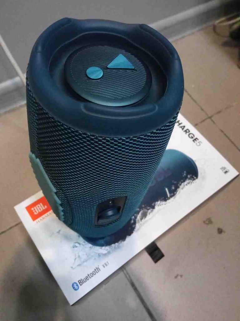 Купить Jbl Charge 5 White (JBLCHARGE5WHT) Б/У