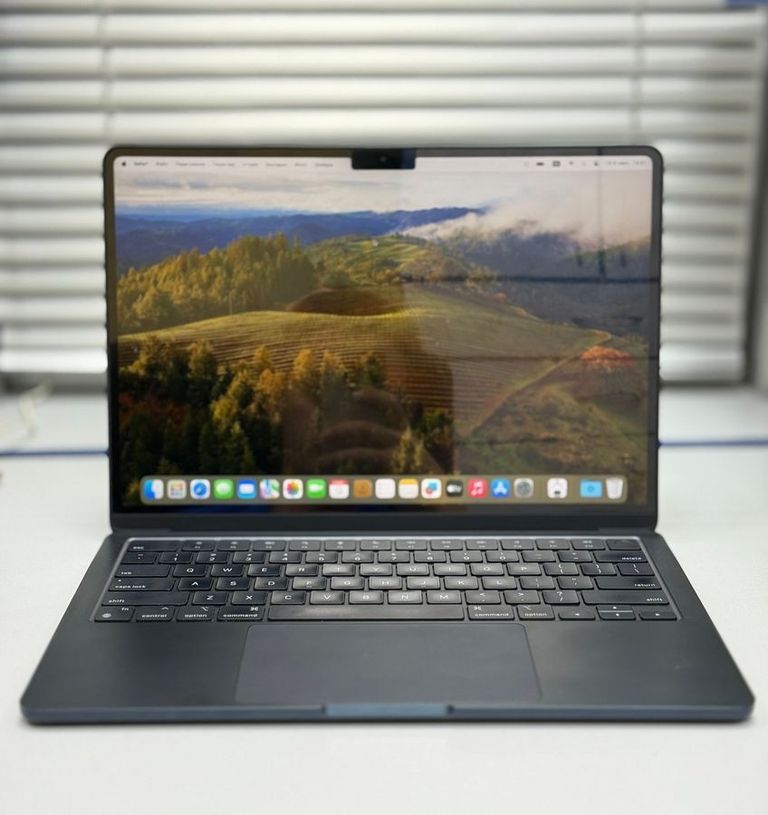 Дешиво Apple macbook air 13,6" m2 2022 с ломбарда