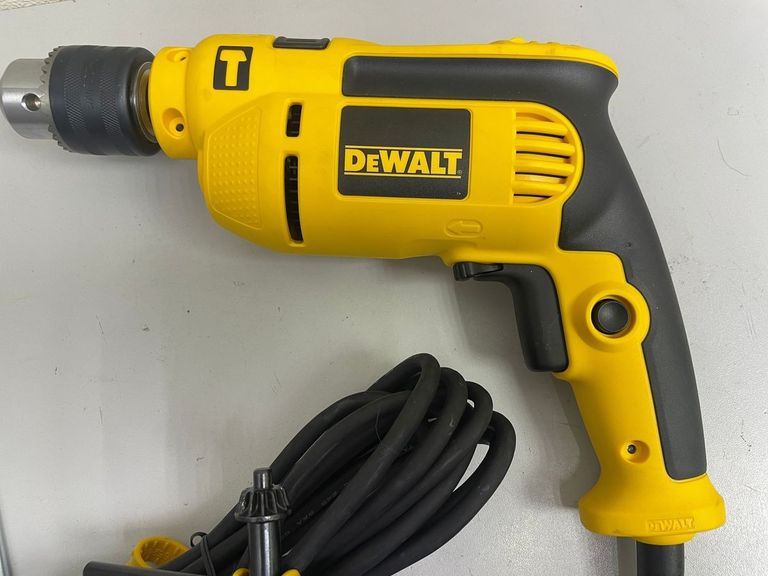 Дешево Dewalt DWD024 з ломбарду