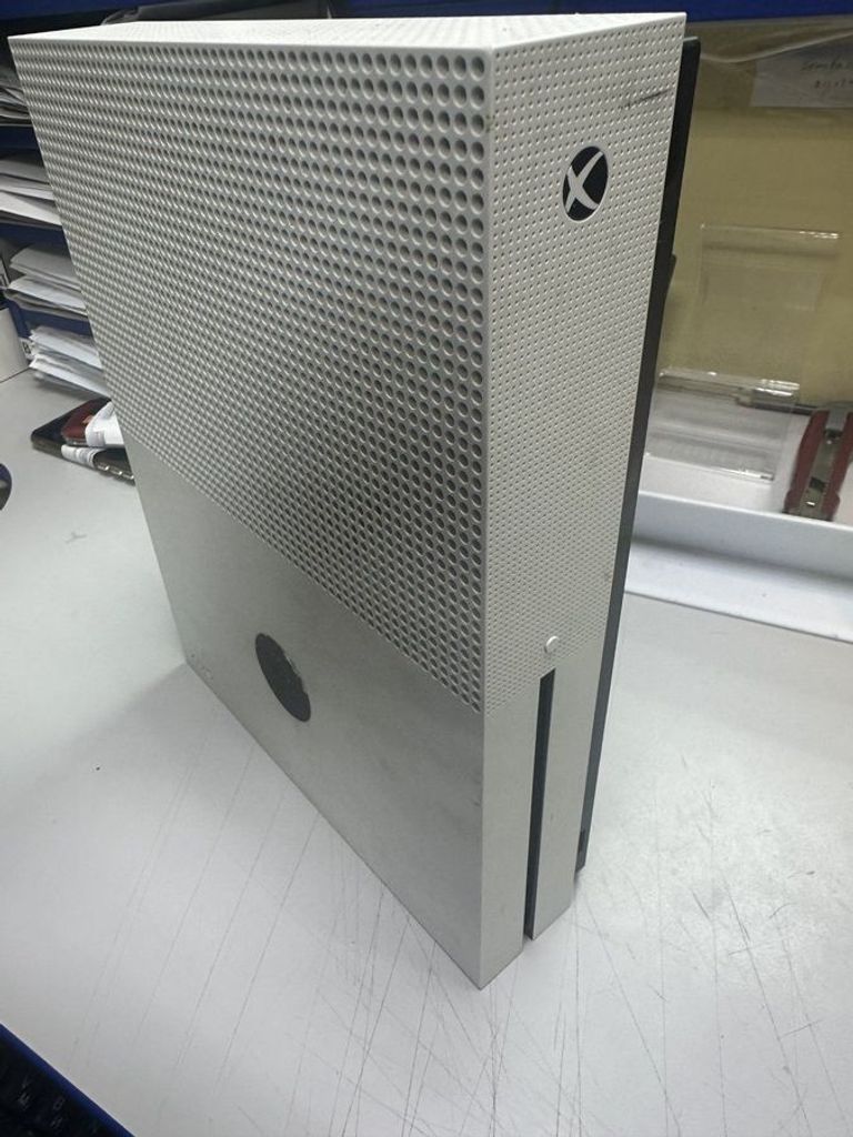 Оголошення Microsoft Xbox One S 1TB Б/У