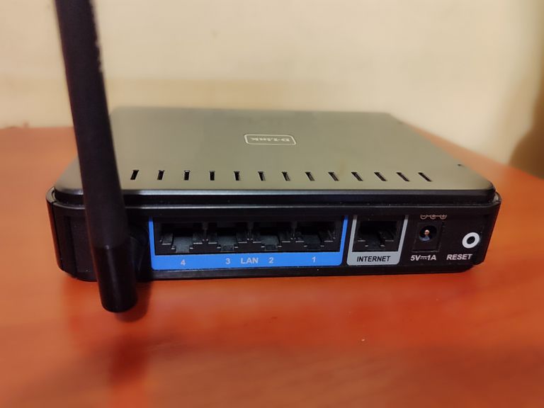 Дешиво Маршрутизатор Роутер D-Link DIR-300 с ломбарда