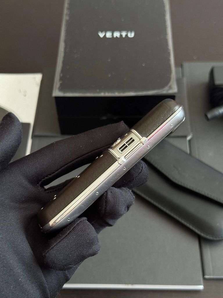 Дешево Vertu Constellation  з ломбарду