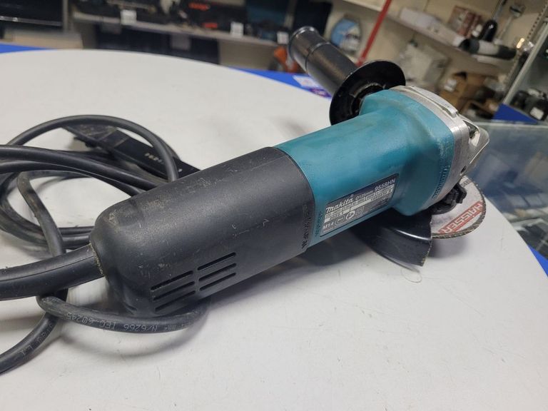 Розпродаж Makita 9558HN, продавець Техноскарб