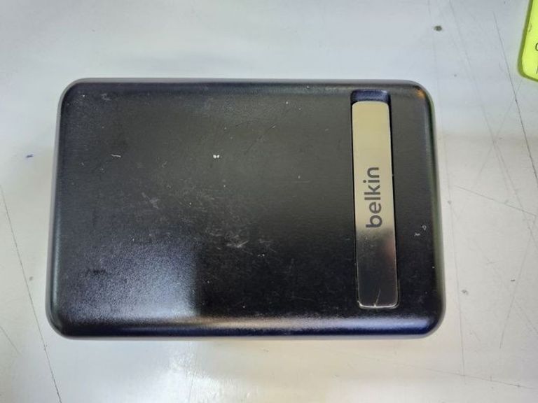 Дешево Belkin power bank 5k + stand з ломбарду