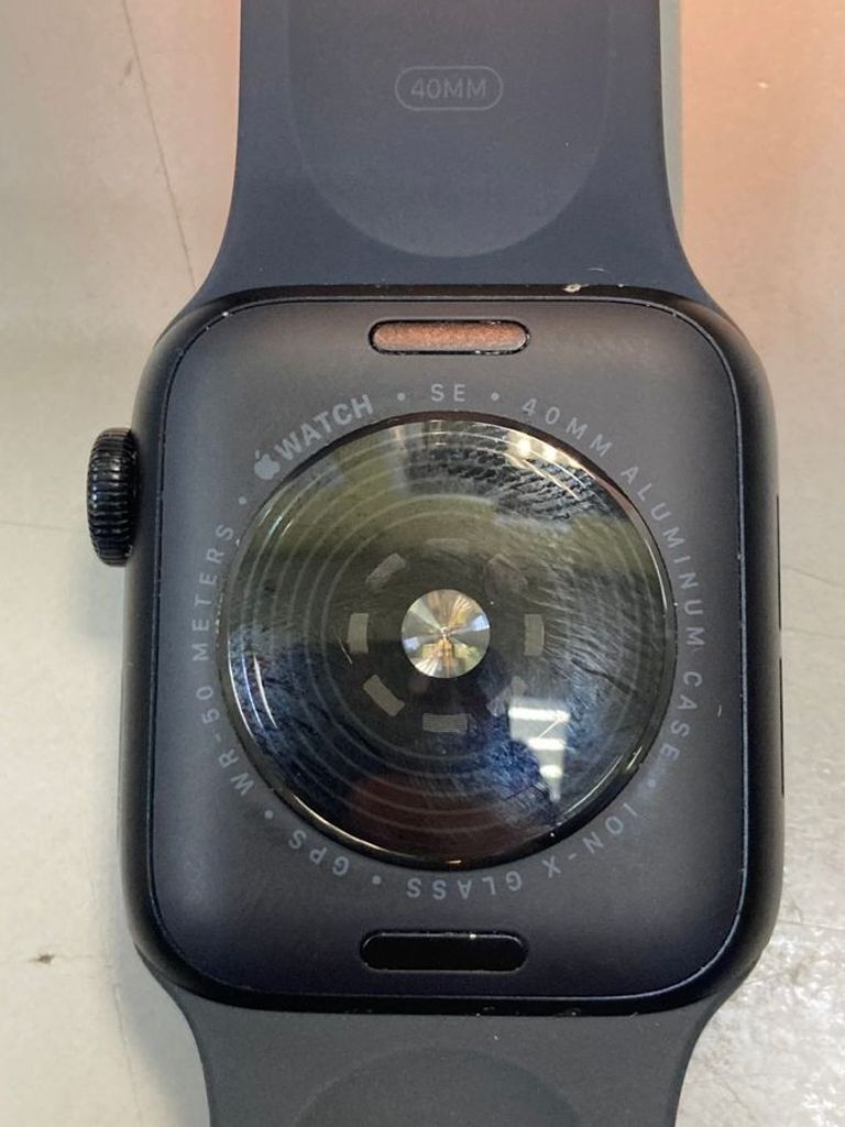 Оголошення Apple watch se 2 gps 40mm aluminum case with sport Б/У