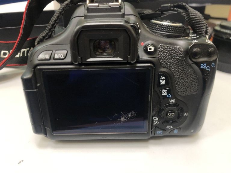 Дешиво Canon eos 600d canon ef-s 18-55mm f/3.5-5.6 iii с ломбарда