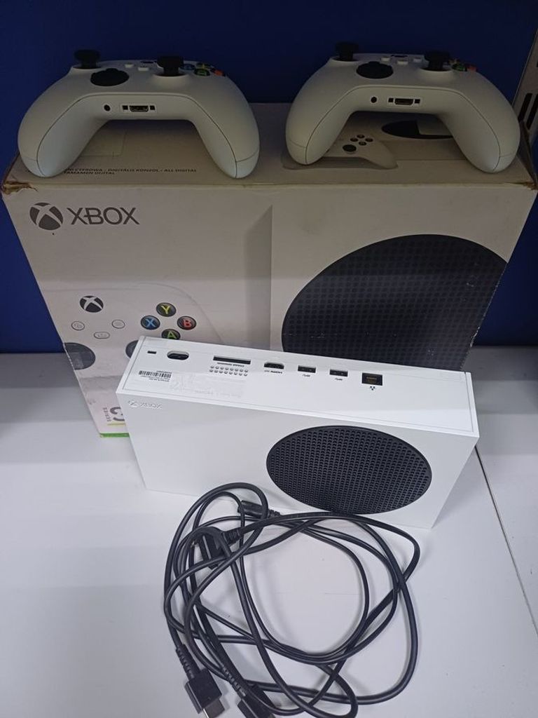 Купить Microsoft Xbox Series S 512GB (889842651386) Б/У