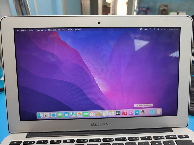 Дешиво Apple macbook air a1465 / core i5 1,6ghz/ ram4gb/ ssd128gb/ l hd graphics 6000 с ломбарда