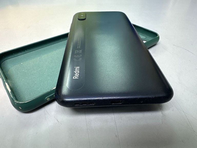 Дешево Xiaomi redmi 9a 2/32gb з ломбарду