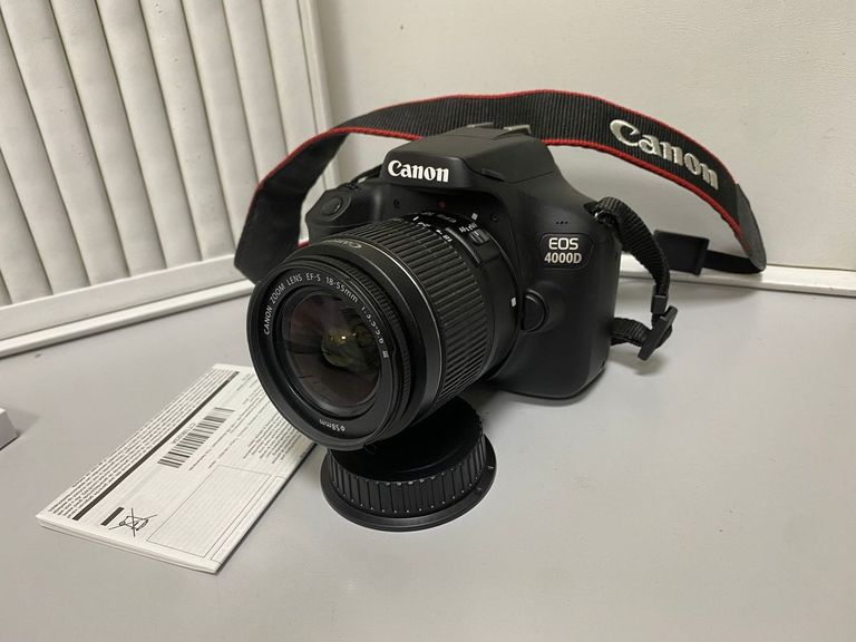 Купить Canon eos 4000d + ef-s 18-55 1:3.5-5.6 iii Б/У