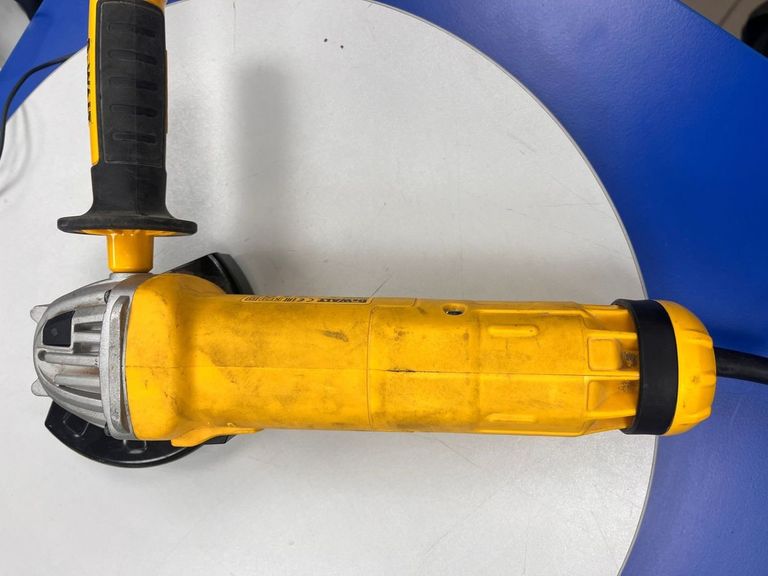 Распродажа Dewalt DWE4237, продавец Техноскарб