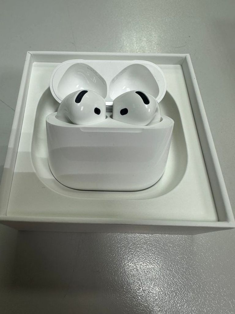 Купить Apple airpods 4 Б/У
