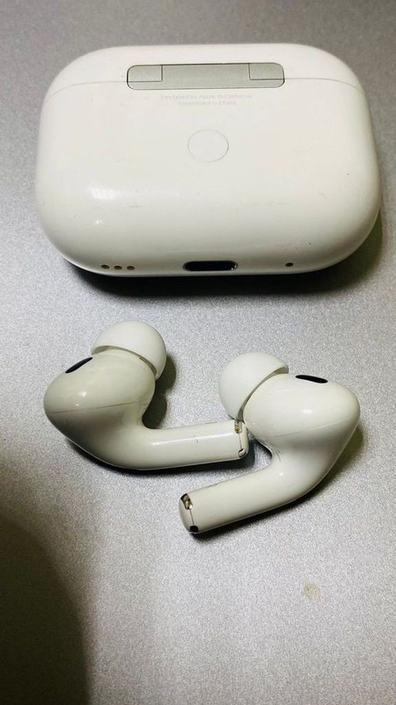 Оголошення Apple airpods pro 2nd generation with magsafe charging case usb-c Б/У