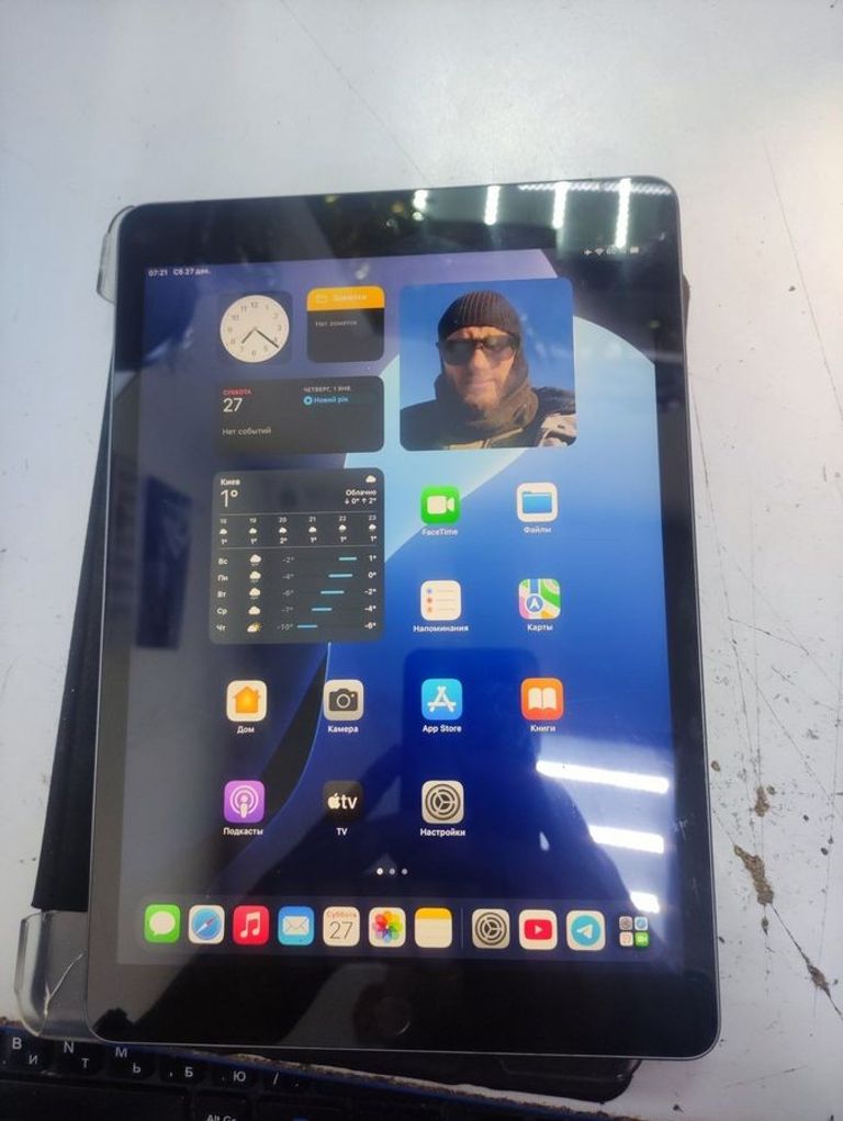 Купити Apple ipad 8 wifi 32gb 4g Б/У