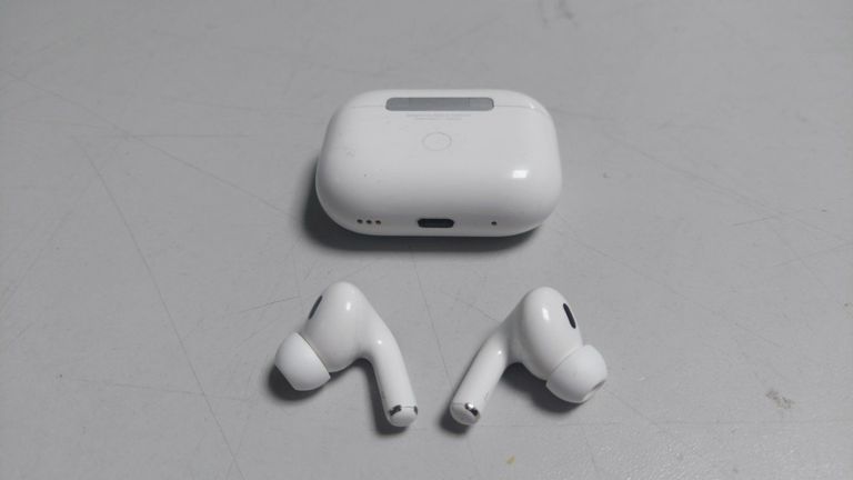 Оголошення Apple airpods pro 2nd generation with magsafe charging case usb-c Б/У