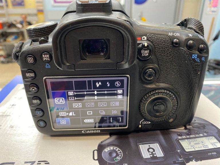 Дешево Canon eos 7d з ломбарду
