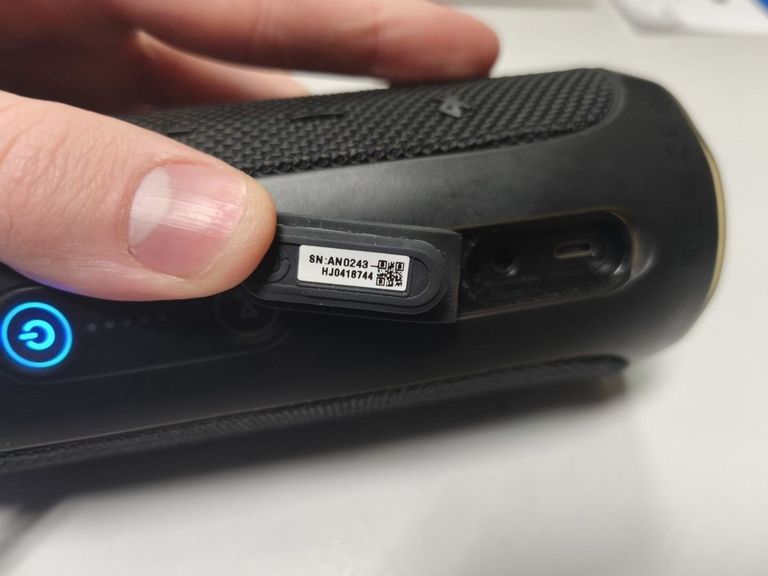 Дешево Jbl flip 4 з ломбарду