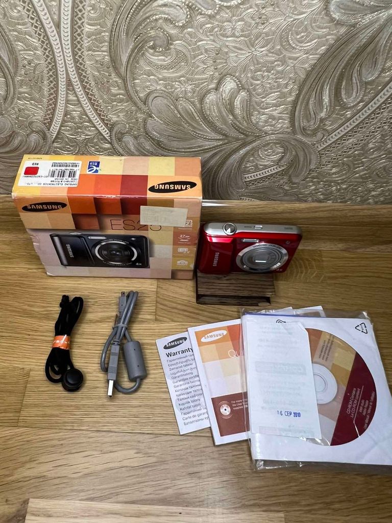 Купить Samsung ES25 Red Б/У