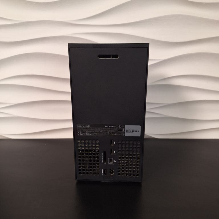 Дешиво Xbox Series X с ломбарда