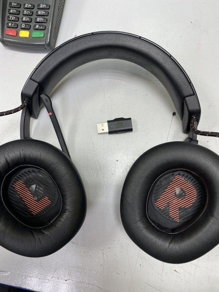 Дешиво Jbl quantum 610 с ломбарда