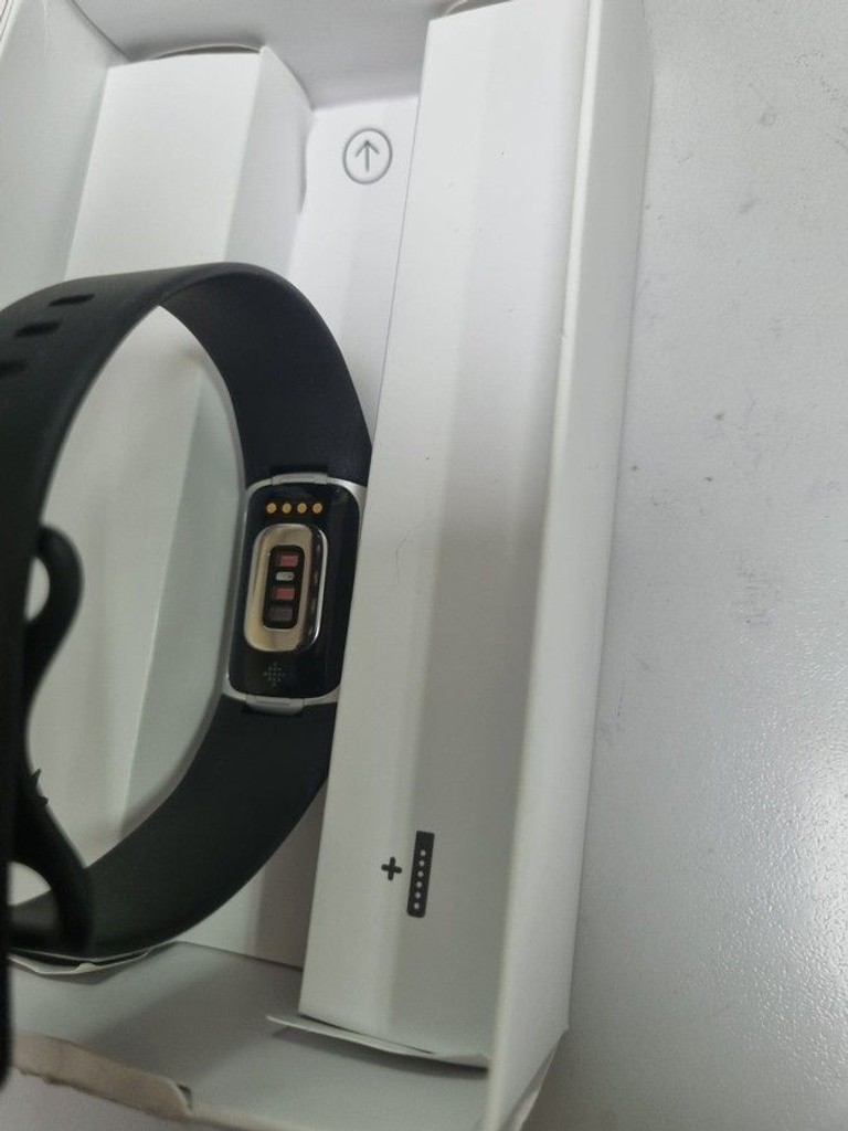 Распродажа Fitbit Charge 6 Obsidian / Black Aluminum, продавец Техноскарб