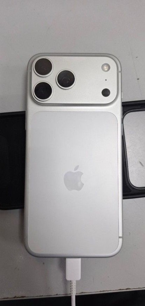 Купить Apple iphone 17 pro max 256gb Б/У