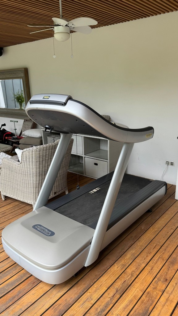 Дешиво Technogym Excite Live Run (DFKGAA0) с ломбарда