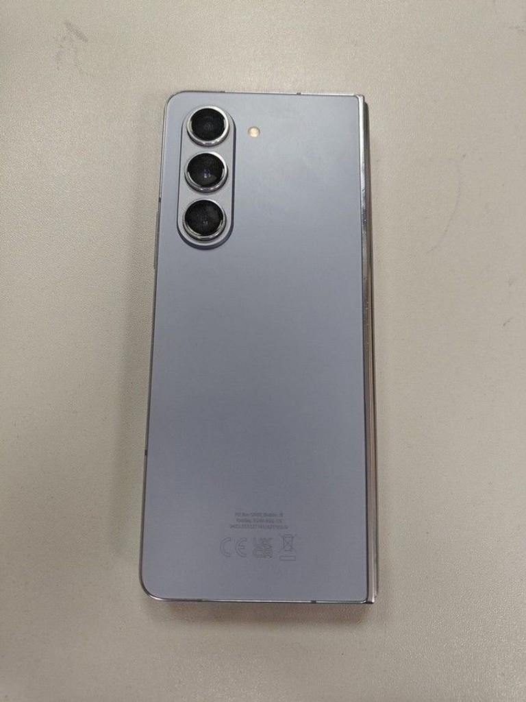 Оголошення Samsung galaxy fold5 12/256gb Б/У