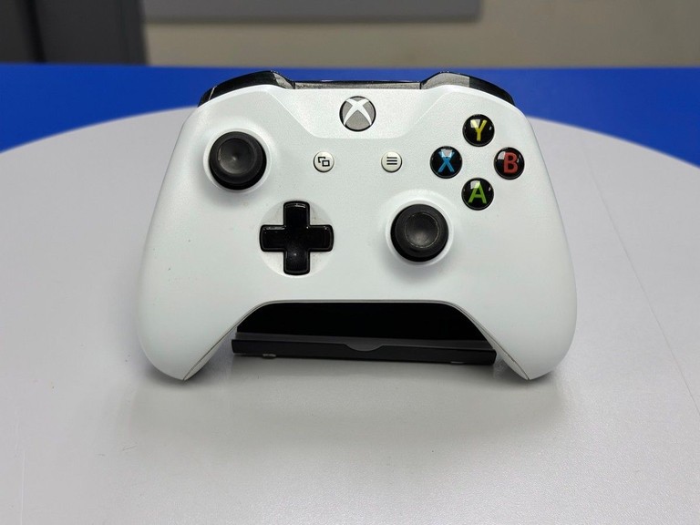 Купить Microsoft xbox wireless controller 1708 Б/У