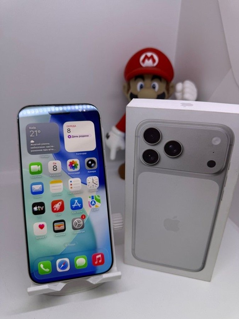 Купити Apple iPhone 17 Pro Max 256GB eSIM Silver (MFXG4) Б/У