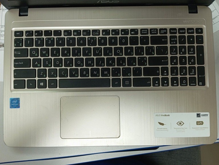 Дешево Asus 15/pentium n4200 ddr3/4gb ddr2/hdd 1000 gb/ssd *відсутній/*інтегрована з ломбарду
