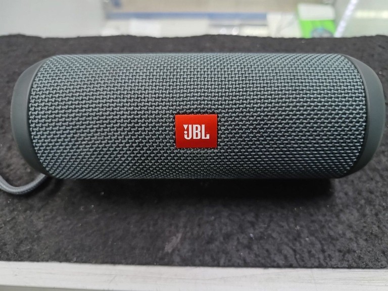 Оголошення Jbl flip essential Б/У