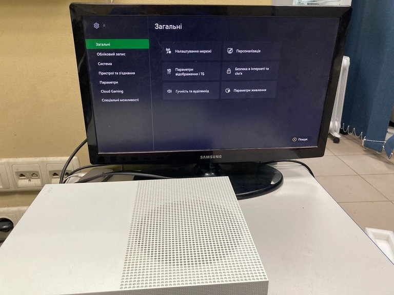 Распродажа Microsoft Xbox One S 1TB, продавец Техноскарб