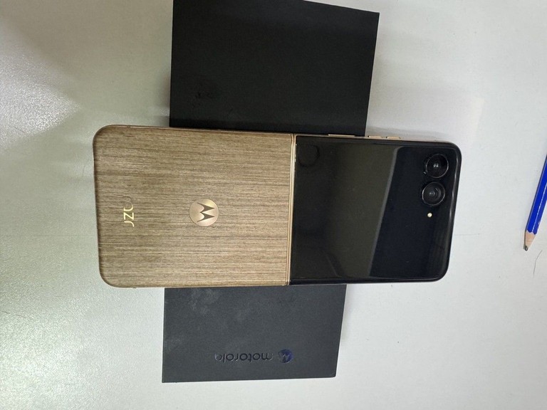 Оголошення Motorola razr 60 ultra 16/512gb Б/У