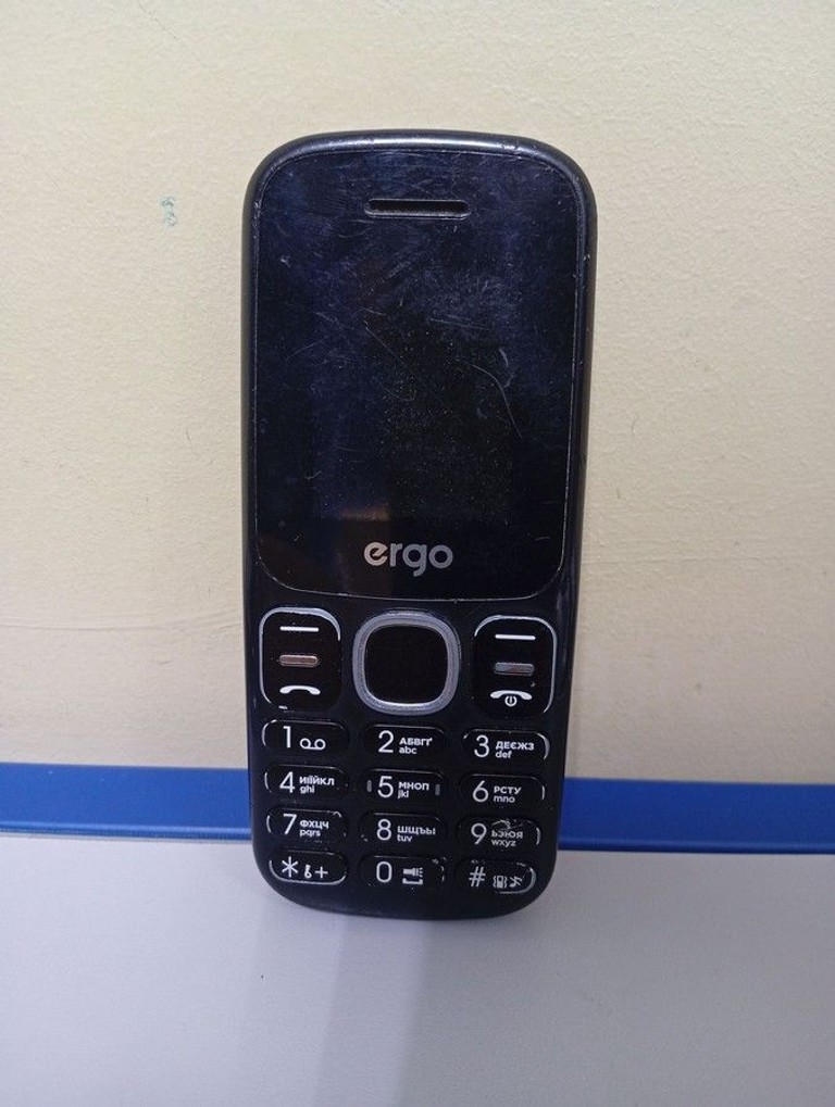 Дешево Ergo B184 Black з ломбарду