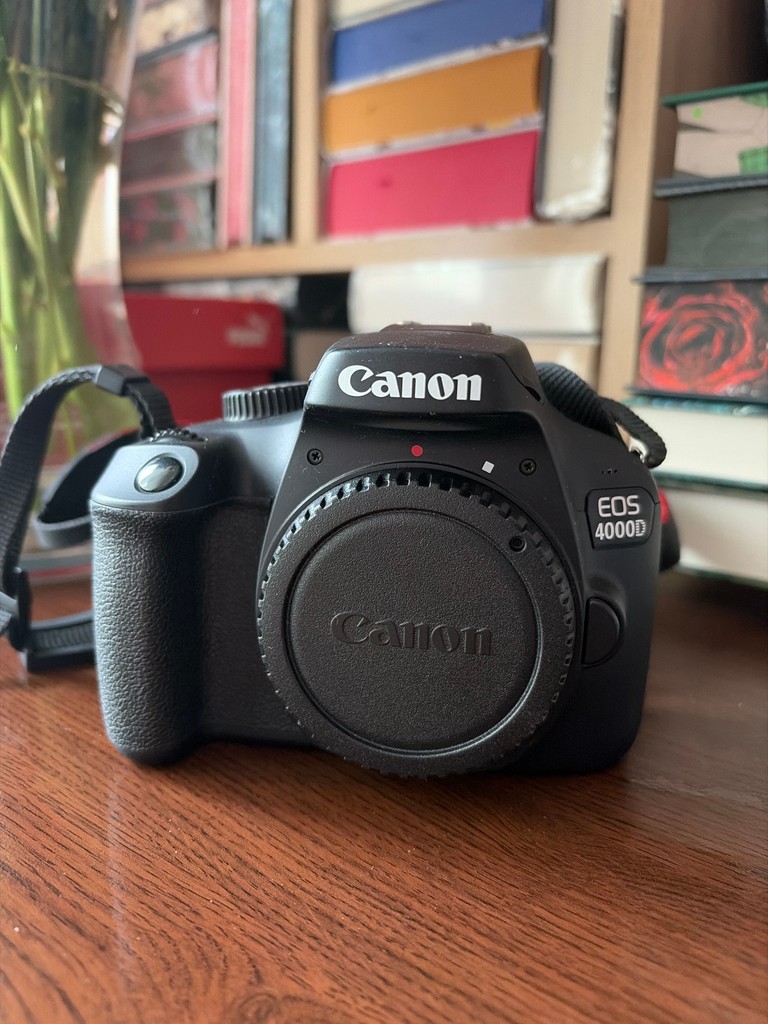 Дешево Canon EOS 4000D Kit (18-55mm) (3011C004) з ломбарду