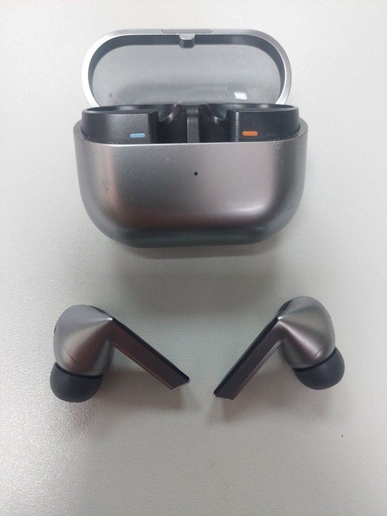Дешиво Samsung galaxy buds3 pro с ломбарда