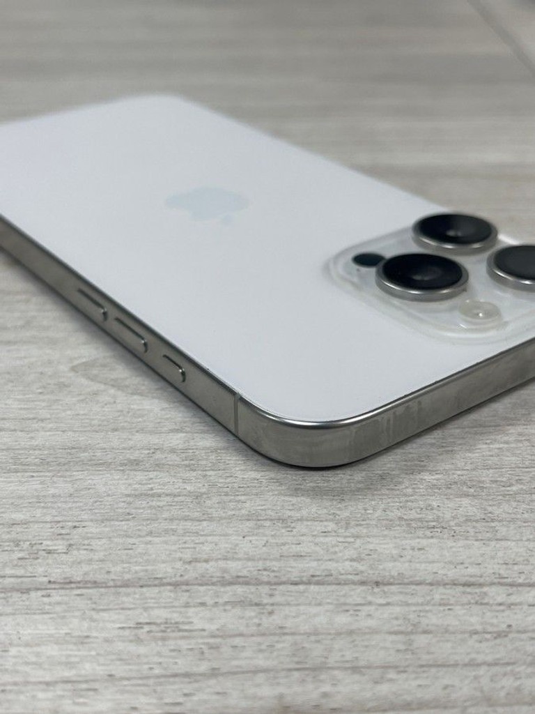 Apple iphone 16 pro max 256gb esim Код:01-201154956. Изображение 8