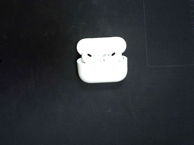 Купить Apple airpods pro 2nd generation with magsafe charging case usb-c Б/У
