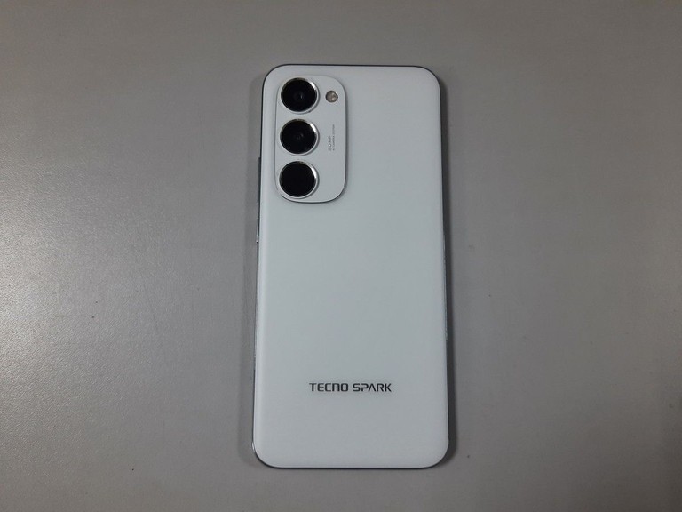 Дешиво Tecno Spark 40 Pro+ 8/256GB Nebula Black (4894947096334) с ломбарда
