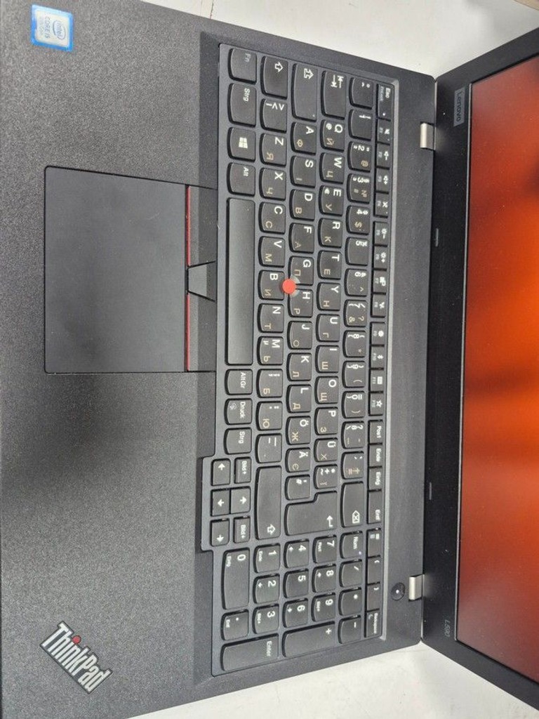 Дешиво Lenovo 15/core i5 8265u ddr4/8gb ddr4/hdd *відсутній/ssd 256 gb/*інтегрована с ломбарда