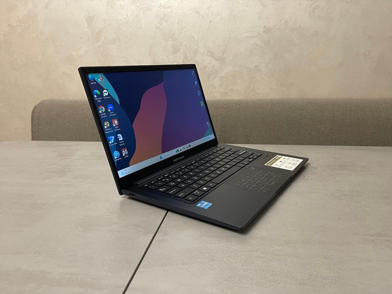 Дешиво ASUS Vivobook Go 14 X1404VA, 14.0" с ломбарда